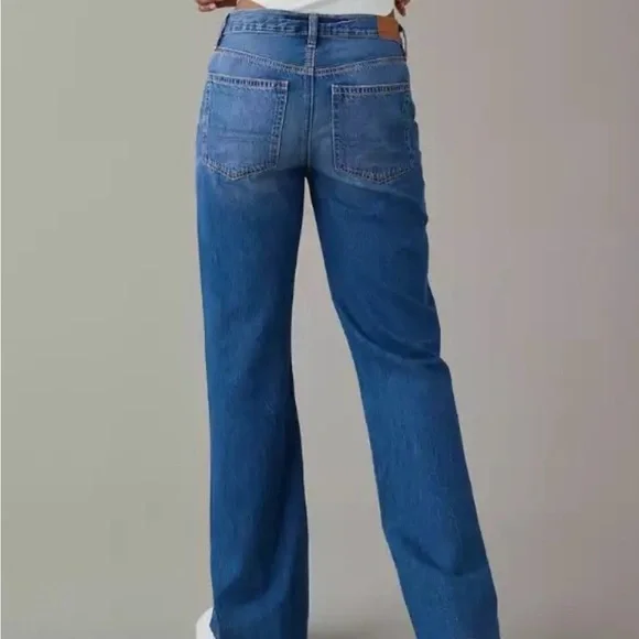 American Eagle Outfitters Low-Rise Baggy Flare Blue Jeans - Picture 5 of 6